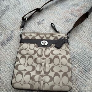 Authentic Coach Crossbody Lavender Lined Bag